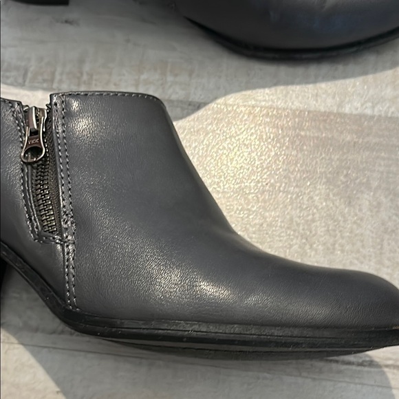 G. H. Bass Tiana charcoal gray heeled bootie Shoes with zipper size 10 - Picture 6 of 13